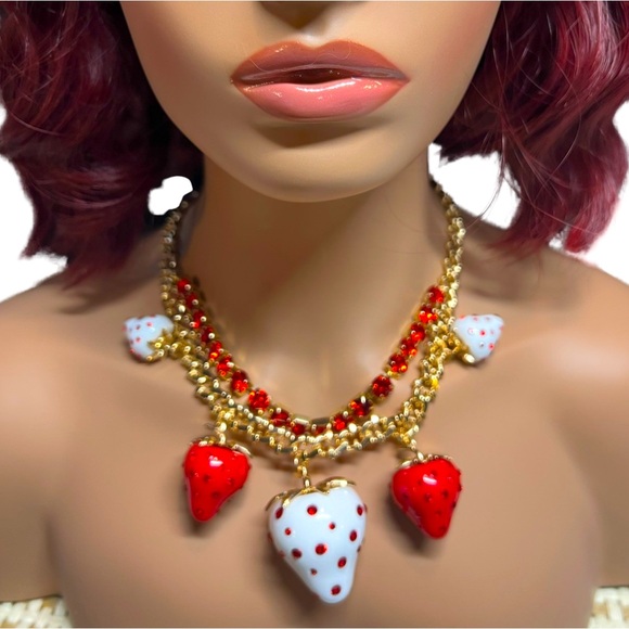 Betsey Johnson NWT Chunky Red White Rhinestone Gold Tone Strawberry Necklace - Picture 3 of 8